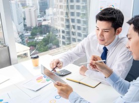 Image: Not many Vietnamese job seekers look for a salary of $1000 monthly