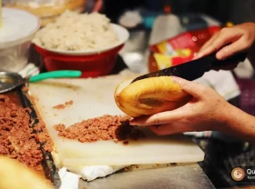 Image: Lamppost pate bread - a famous nightlife address in Hai Phong