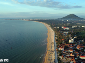 Image: Peaceful Long Thuy fishing wharf in the early morning
