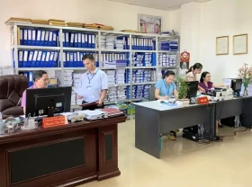 Image: Vietnam: Nearly 19000 civil servants resigned within one year
