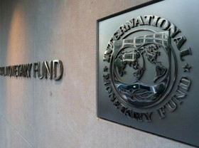 Image: A Vietnamese bank suffered a series of withdrawals, but the economy grew at a record level