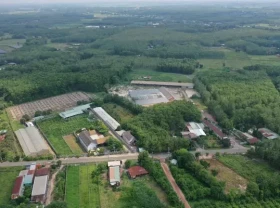 Image: Businesses are worried about abandoning housing development projects when agricultural land is involved