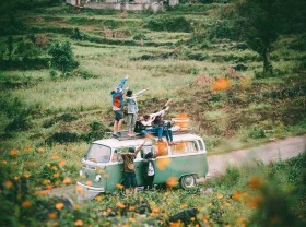 Image: Lo Lo Chai - Vietnamese version of "Going to the Wind" village