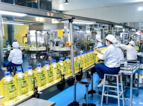 Image: Businesses are cautious about making Tet goods