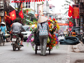 From Street Food to Scenic Roads: Unique Travel Experiences Across Cultures