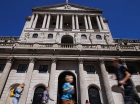 Image: Bank of England expected to hold interest rates through 2026 despite rising inflation risks