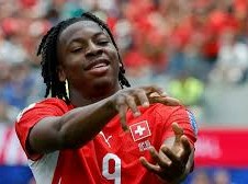 Image: 20-Year-Old Midfielder Sets World Cup Record in Switzerland's Victory