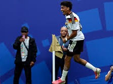 Image: Bayern Munich Close to Signing Nathaniel Brown from Frankfurt