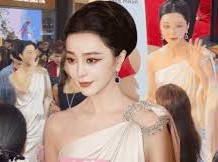 Image: Fan Bingbing Promotes Beauty Products at Thai Fair