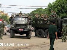 Image: Four Officers Killed in Ammunition Explosion Linked to Heat