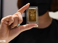 Image: Gold Prices Plummet, Investors Face Heavy Losses