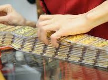 Image: International Banks Adjust Gold Price Forecasts Amid Declines