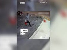 Image: Three Charged for Throwing Waste at Clothing Store Owner
