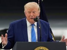 Image: Trump Considers Toll Fees for Hormuz Strait