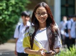 Image: Vietnam's Leader Calls for Control Over Education Costs