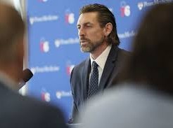 Image: 76ers Explore Trade Options and Analyze Dean Wade's Impact