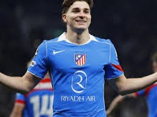 Image: Barcelona Faces Investigation Over Julián Álvarez Case