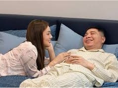 Image: Công Lý's Wife Addresses Rumors of Marital Issues