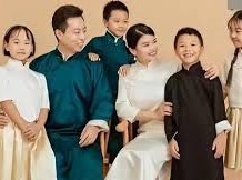 Image: Couple Reunites After Divorce to Build a Family of Seven