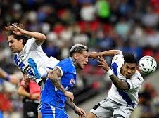 Image: Cruz Azul Comes Back to Defeat Puebla in Final Minutes