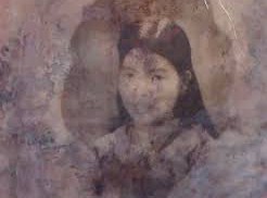 Image: Emotional Discovery in Soldier's Grave: Two Photos Found
