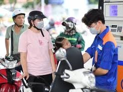 Image: Fuel Prices Rise Across Vietnam Starting Today
