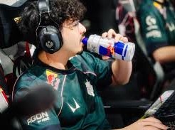 Image: G2 Esports Triumphs Over T1 in Game 2 of League of Legends Clash