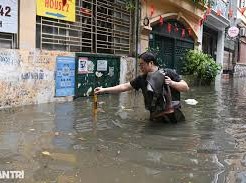 Image: Heavy Rain Causes Flooding in Hanoi Streets