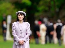 Image: Japan Allows Princess to Retain Title After Marrying Commoner