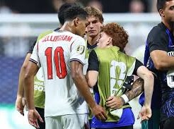 Image: Jude Bellingham Slaps Argentine Player in World Cup Match