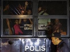Image: Malaysia Detains Over 100 Rohingya Refugees Seeking Shelter