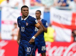 Image: Mbappe Prioritizes World Cup Final Over Scoring Records
