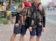 Image: Mother and Son Walk 700 km from Hanoi to Hue
