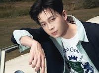 Image: Ngô Kiến Huy Sparks Dating Rumors with Uyên Endy