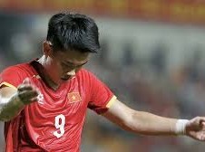 Image: Nguyen Dinh Bac Expresses Discontent Over Nguyen Xuan Son's Play