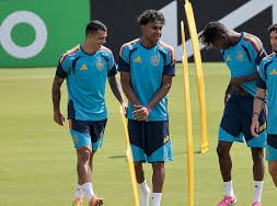 Image: Nico Williams Returns to Training Ahead of Portugal Clash