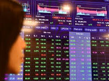 Image: PNJ Shares Surge After Extended Decline