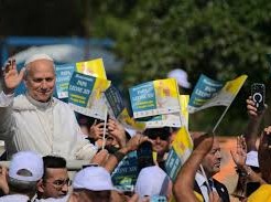 Image: Pope Sends Message to the U.S. on Immigration for Independence Day