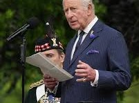 Image: Prince Harry Rushes to Bring Meghan and Kids to Meet King Charles III