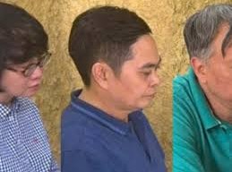 Image: Publisher Signs 1 Billion Dong Contract with Nguyen Thanh Nam