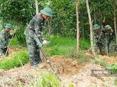 Image: Search for Soldier Remains in Quang Tri Where 93 Died
