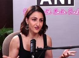 Image: Soha Ali Khan Takes Over Hosting Duties on 'Alliance'