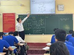 Image: Teacher at Tuyen Quang Specialized High School Detained for Teaching Math