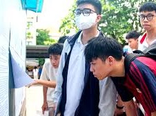 Image: Top Student Accused of Receiving Help During Exam in Bac Ninh