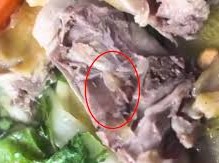 Image: Video of Caterer Responding to Maggot Incident in Chicken Dish