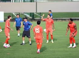 Image: Vietnam National Football Team Prepares for Singapore Clash