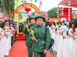 Image: Vietnam's Defense Ministry Clarifies Tattoo and Vision Standards for Military Draft