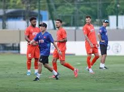 Image: Vietnam's National Football Team Faces Myanmar in Friendly Match
