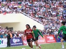 Image: 15,000 Fans Attend Women's Ethnic Minorities Football Final
