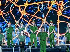 Image: Art Night '81 Peaceful Seasons' Celebrates Hanoi Police Force